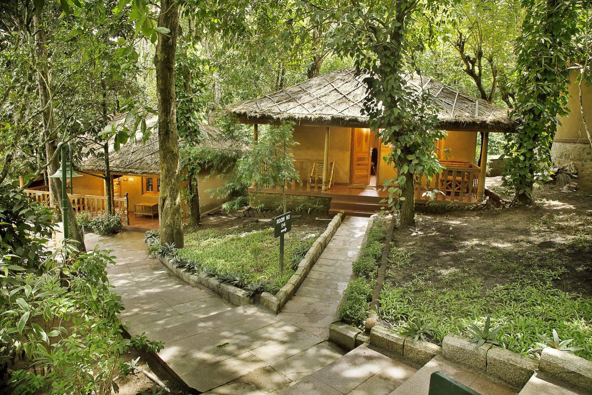 Woods N Spice - Thekkady Hotel Kumily Bagian luar foto